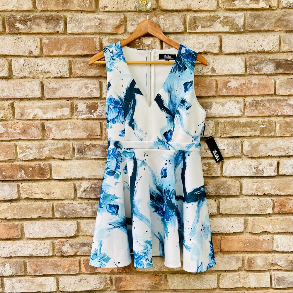 Lulu's Blue And Ivory Floral Print Dress size XL